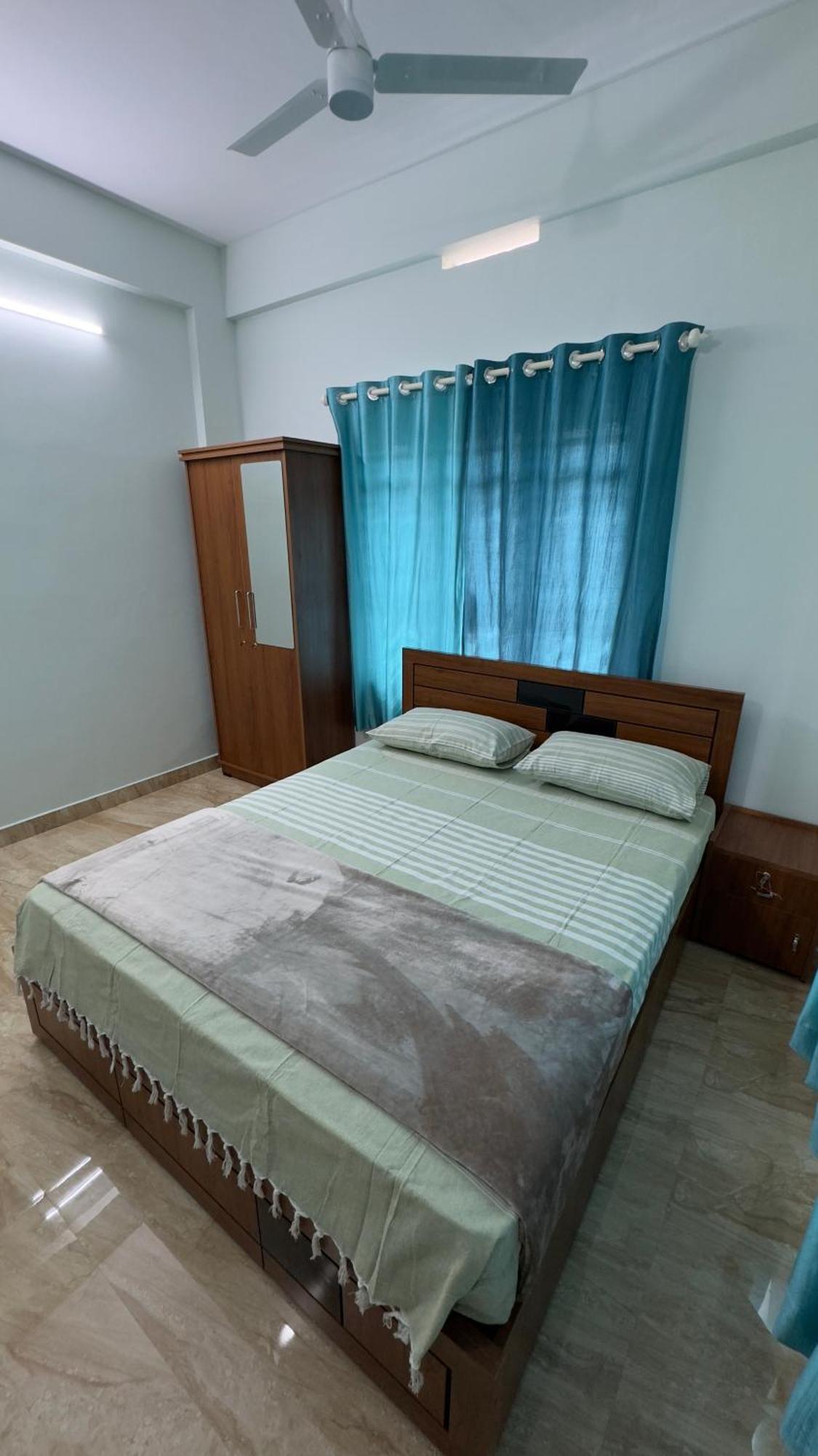 The Karlyle Homestay Vaduvanchal Exteriör bild