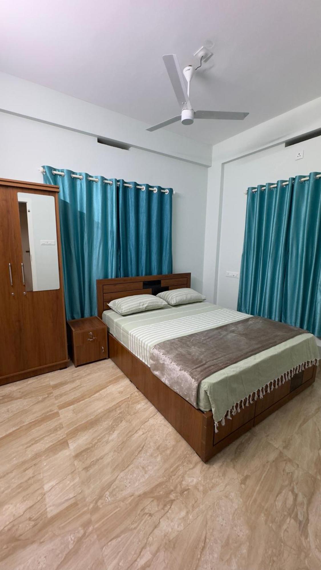 The Karlyle Homestay Vaduvanchal Exteriör bild